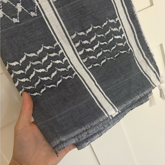 Handmade Keffiyeh, Middle Eastern scarf - Picture 4 of 7